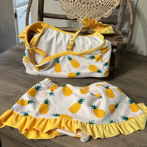 EUC! TODDLER GIRL'S SIZE 100 (3T) PINEAPPLE RUFFLE SKORT SWIMSUIT W/BIKINI TOP - Picture 4 of 9